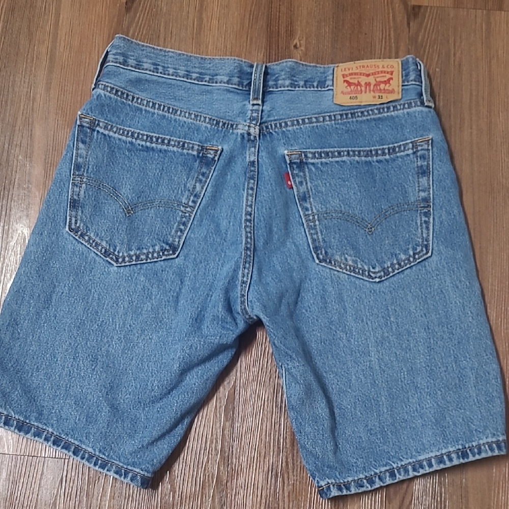Levi's Classic Blue Jean Shorts for women,sused good condition.